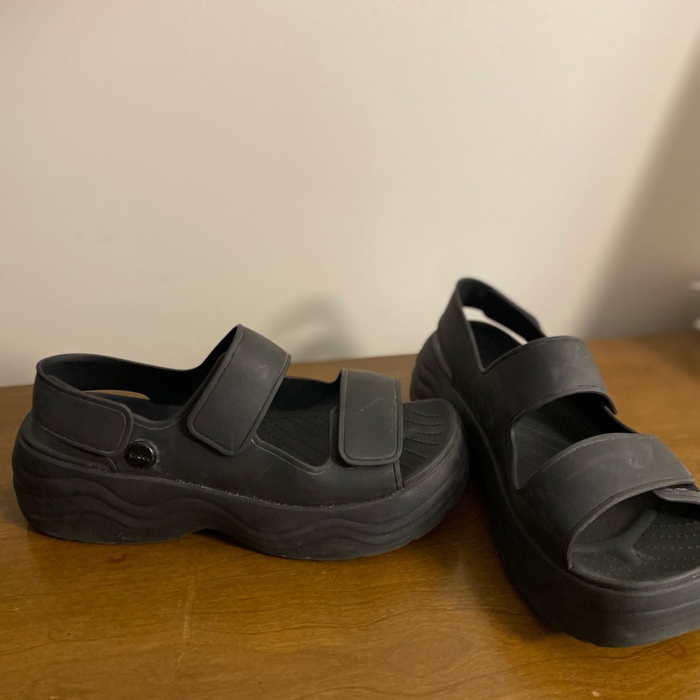 CROCS Black Platform Sandals
